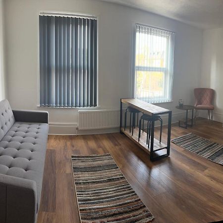 New Apartment 2 ブレントフォード エクステリア 写真