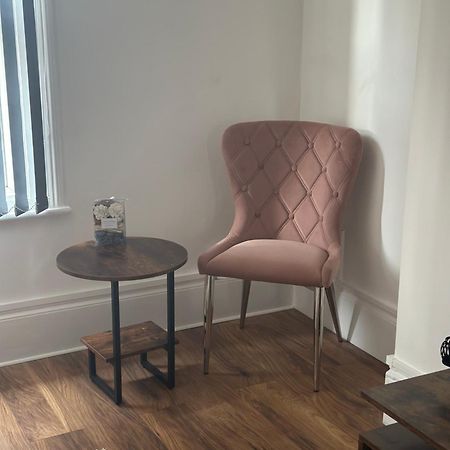 New Apartment 2 ブレントフォード エクステリア 写真